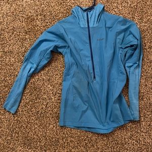 Patagonia air shed pro pullovers- Mens small